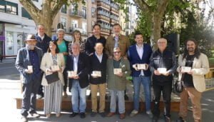 El Día del Libro ya luce en la Plaza de la Hispanidad con libros de todo tipo y actividades paralelas