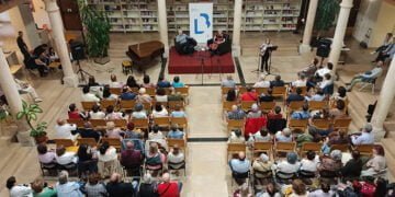 El encuentro con Héctor Abad Faciolince arranca los actos programados para conmemorar el Día del Libro en la Biblioteca pública provincial de Guadalajara