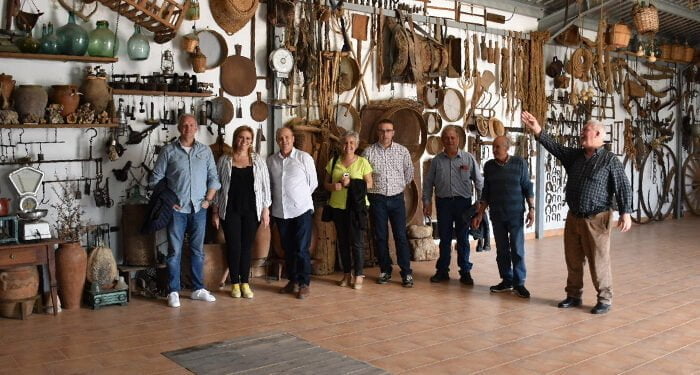 La Junta agradece al Ayuntamiento de Fuentelespino de Moya la colaboración institucional para atender las necesidades de los vecinos 1 El Gobierno regional agradece al Ayuntamiento de Fuentelespino de Moya la colaboración institucional para atender las necesidades de los vecinos