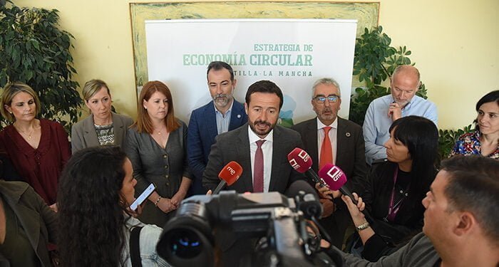 El Gobierno regional informa a las entidades responsables y gestores acerca de las nuevas ayudas y fondos para mejorar la gestión de los residuos municipales 1 El Gobierno regional informa a las entidades responsables y gestores acerca de las nuevas ayudas y fondos para mejorar la gestión de los residuos municipales