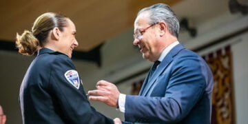 El Gobierno regional reconoce a 135 integrantes de las Fuerzas y Cuerpos de Seguridad por su trayectoria, una actuación meritoria o la permanencia en el servicio