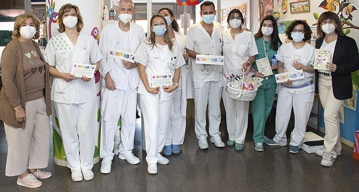 El Gobierno regional y la Asociación Hospi Ratón colaboran para llevar la ilusión del ratoncito Pérez a los niños hospitalizados