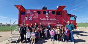 El Servicio 1-1-2 visita el CRA ‘Los Pinares’ de Campillo de Altobuey, para enseñar el uso del teléfono de emergencias