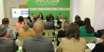 Empresarios y autónomos de Guadalajara se informan de las líneas de ayuda de PRL de la Junta