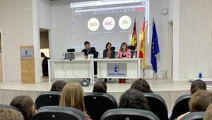 Estudiantes de la ciudad de Cuenca y de Quintanar del Rey participan en el I Encuentro de Cómic ´Día de la viñeta´ dentro de Cuenca Lee