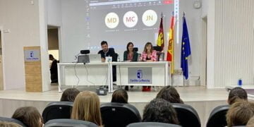 Estudiantes de la ciudad de Cuenca y de Quintanar del Rey participan en el I Encuentro de Cómic ´Día de la viñeta´ dentro de Cuenca Lee
