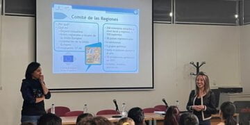 Estudiantes del IES ‘Fernando Zóbel’ y del Centro integrado de FP ‘Nº1’ en Cuenca aprenden las oportunidades profesionales y formativas de la Unión Europea