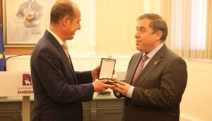 La Asociación de Belenistas de Guadalajara recibe la Medalla de Oro de la ciudad