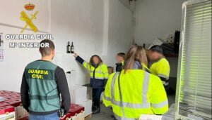 La Guardia Civil de Cuenca y la Inspección de Consumo detectan 11 incidencias en una campaña contra la falsificación y etiquetado ilegal de productos alimenticios