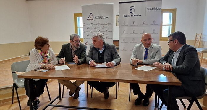 La Junta y la Diputación de Guadalajara abordan un segundo convenio para la mejora de consultorios locales 1 La Junta y la Diputación de Guadalajara abordan un segundo convenio para la mejora de consultorios locales