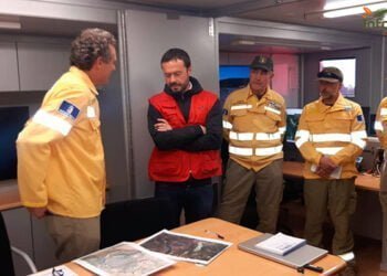Las tareas de extinción durante la noche del incendio en el Alto Tajo han sido efectivas: el fuego evoluciona favorablemente