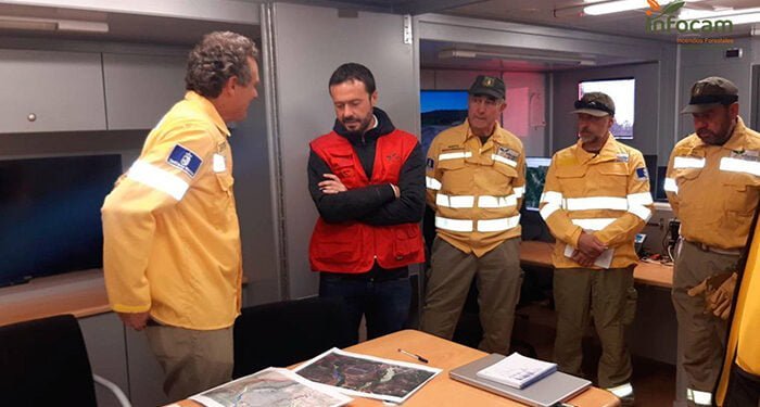 Las tareas de extinción durante la noche del incendio en el Alto Tajo han sido efectivas: el fuego evoluciona favorablemente 1 Las tareas de extinción durante la noche del incendio en el Alto Tajo han sido efectivas el fuego evoluciona favorablemente