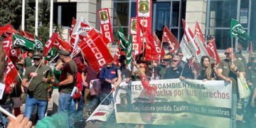 Los agentes medioambientales se movilizan para reclamar a Page que cumpla todas las promesas realizadas en los últimos ocho años