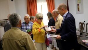 Pareja celebra el Día del Libro que pone el broche de oro a su XVIII Abril Cultural