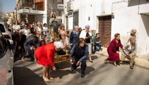 Relevo generacional y nuevas tradiciones en una multitudinaria Semana Santa en Trillo