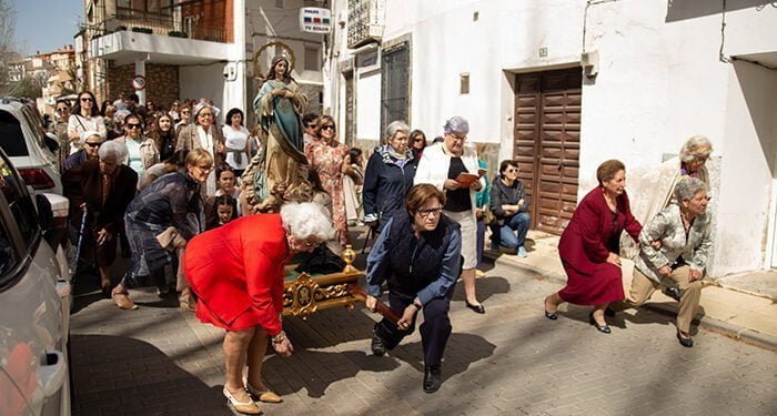 Relevo generacional y nuevas tradiciones en una multitudinaria Semana Santa en Trillo