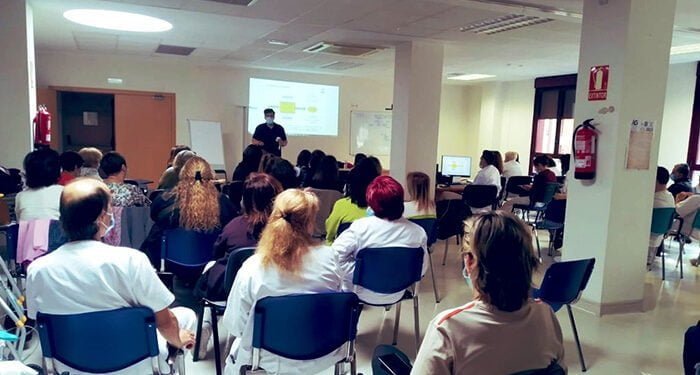 Un total de 50 trabajadores del Instituto de Enfermedades Neurológicas participan en una formación orientada a mejorar los procesos y la calidad asistencial