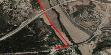 El Pleno del Ayuntamiento de Fuentenava de Jábaga adjudica la obra de asfaltado de la vía de acceso  a la urbanización Señorío del Pinar.