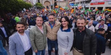 Abascal desde Guadalajara: «El señor Page es tan cómplice de lo que ocurre con Bildu como lo es Sánchez. Son el mismo PSOE»