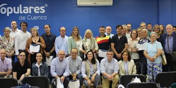 Bea Jiménez agradece a sus “candidatos históricos” su ayuda, implicación y dedi-cación con el PP
