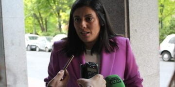 Bea Jiménez: “Dolz debe pedir públicamente a su partido, el PSOE, que rompa con Bildu”