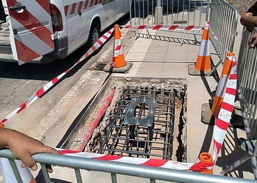 Comienza la instalación de un galibo en la calle San Sebastián de Cabanillas