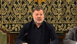 Dolz informa, a tres días de las elecciones, que se ha adjudicado la Ayuda a Domicilio por 1,15 millones de euros, mejorando las condiciones del servicio y de las trabajadoras