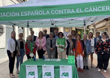 Dolz muestra su apoyo a la labor de la Asociación Española contra el Cáncer de Cuenca en el Día de la Cuestación