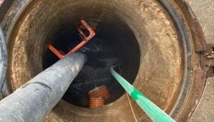 El Ayuntamiento de Cuenca continúa la limpieza de la red de saneamiento de la ciudad en Villa Román, lo que puede originar interferencias en el tráfico