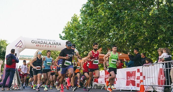 El Club Atletismo Azuqueca copa el pódium en la 11ª Carrera Popular de Cabanillas 1 El Club Atletismo Azuqueca copa el pódium en la 11ª Carrera Popular de Cabanillas