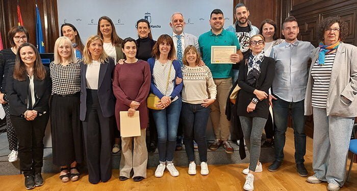 El colegio La Senda, el Centro Integrado de FP y el instituto Campiña Alta, ganadores del concurso ´Visibiliza tus iniciativas coeducativas´ 1 El colegio La Senda, el Centro Integrado de FP y el instituto Campiña Alta, ganadores del concurso ´Visibiliza tus iniciativas coeducativas´
