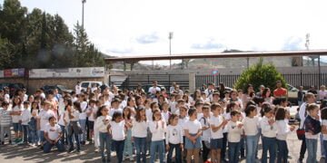 El Colegio “Ramón y Cajal” regresa al “Virgen de la Luz” para celebrar el Día del Niño Hospitalizado con los profesionales sanitarios