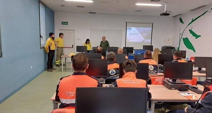 La Junta forma a 15 voluntarios de protección civil de la provincia de Cuenca en trabajos en incendios de vegetación 1 El Gobierno regional forma a 15 voluntarios de protección civil de la provincia de Cuenca en trabajos en incendios de vegetación