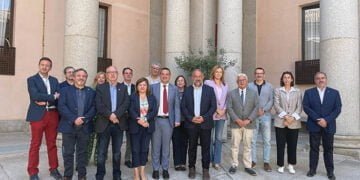 El Gobierno regional y la RECAMDER dotan 15 becas para grado y máster en el marco del programa UCLM Rural