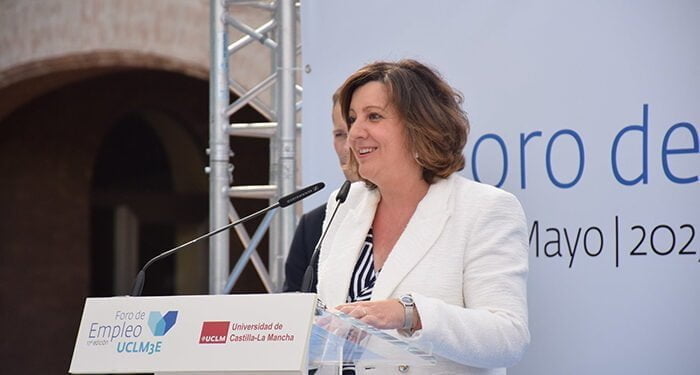 El paro baja en Castilla-La Mancha en todas las provincias, sectores y grupos de edad, especialmente en los jóvenes, con casi 14.000 nuevos empleos en el último año