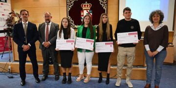 El Patronato Universitario Gil de Albornoz reconoce a los estudiantes de la UCLM en el Campus de Cuenca con mejores notas en la EvAU 2022