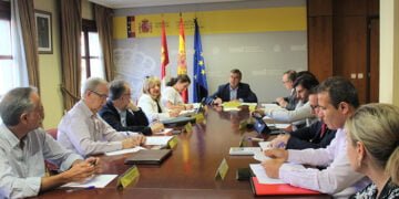 El PEEZRD permitirá la contratación este año de 2.344 trabajadores desempleados del sector agrario en Castilla-La Mancha con un presupuesto de 12,2 millones de euros