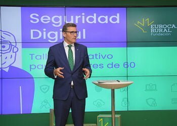 Eurocaja Rural, a través de su Fundación, ofrecerá formación en seguridad digital a las personas mayores de todo su ámbito de actuación
