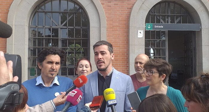 Gascón recuperará con un cercanías el tren convencional eliminado y pondrá autobús gratuito en Castilla-La Mancha