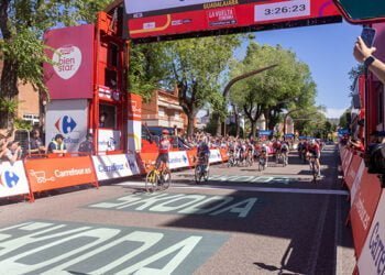 Guadalajara arropa la llegada de la Vuelta Femenina con victoria al sprint de la neerlandesa Marianne Vos