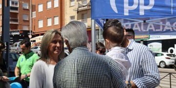 Guarinos subraya que “la cercanía y la proximidad conllevan muchos beneficios y aportan grandes ideas para solucionar los problemas de los guadalajareños”