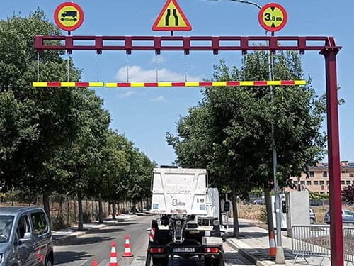 Instalado el nuevo gálibo de la Calle San Sebastián de Cabanillas 1 Instalado el nuevo gálibo de la Calle San Sebastián de Cabanillas