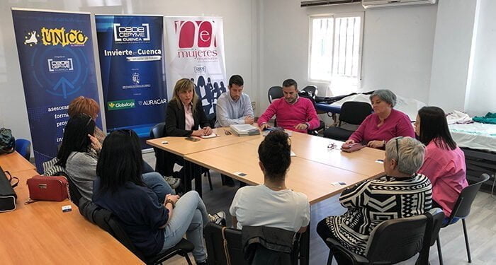 Invierte en Cuenca y AMEP trabajan para generar una empresa de servicios dirigida por mujeres en El Provencio