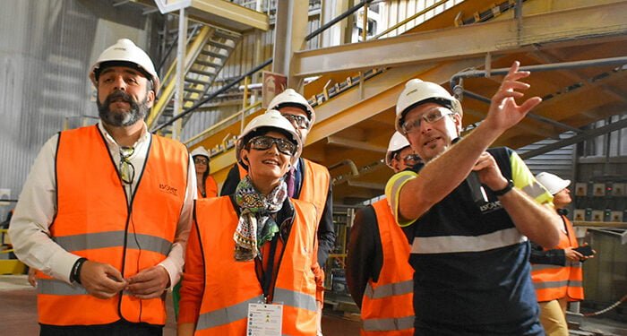 Isabel Rodríguez visita en Sigüenza La Casa Coworking, el Centro de Arte “La Plazuela” y acondicionamiento de la plaza del Parador, junto a la alcaldesa de la ciudad, María Jesús Merino 1 Isabel Rodríguez visita la empresa ISOVER en Azuqueca de Henares