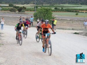 Itziar Vidondo y Agustín Fernández se llevan la victoria en la segunda edición del Cross Country Las Torcas de Sisante