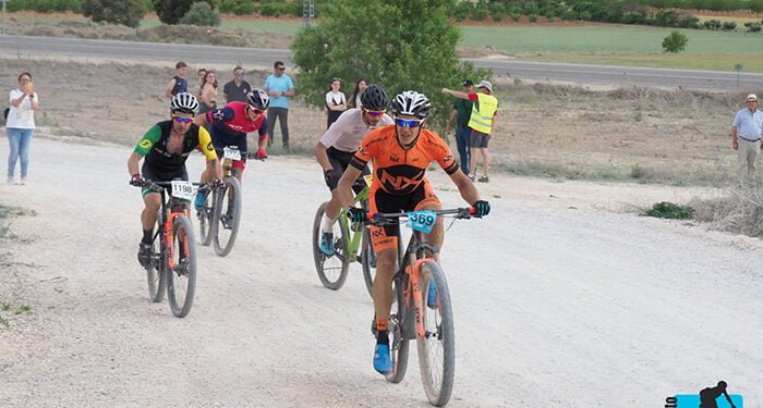Itziar Vidondo y Agustín Fernández se llevan la victoria en la segunda edición del Cross Country Las Torcas de Sisante
