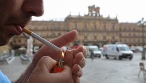 La Asociación Española Contra el Cáncer en Cuenca recuerda la necesidad de garantizar más espacios libres de humo del tabaco