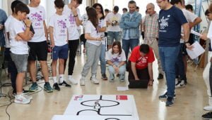 La competición de Robótica de la UCLM moviliza a casi medio millar de estudiantes de niveles preuniversitarios