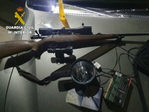 La Guardia Civil de Cuenca interviene 18 trofeos de caza en Villalba de la Sierra