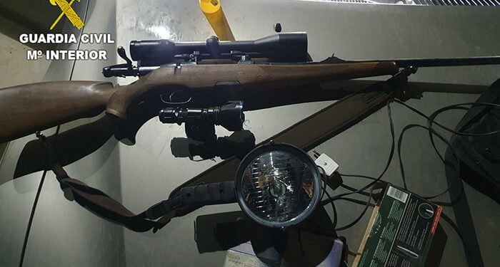 La Guardia Civil de Cuenca interviene 18 trofeos de caza en Villalba de la Sierra 1 La Guardia Civil de Cuenca interviene 18 trofeos de caza en Villalba de la Sierra